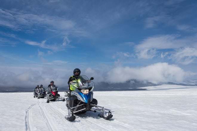 Snowmobile into the glacier – Jaki